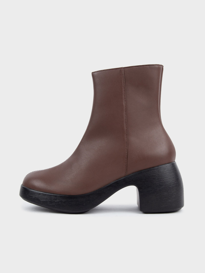 Boots Lửng Cao Gót KUMOO DARA Lugsole Nâu