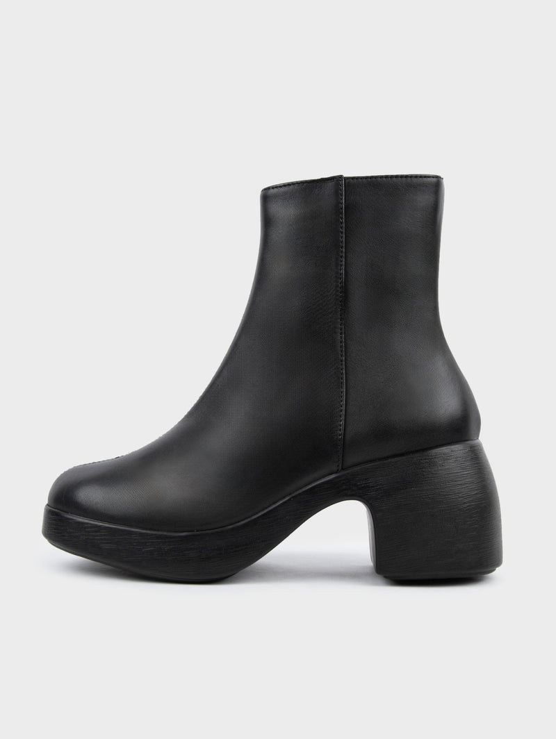 Boots Lửng Cao Gót KUMOO DARA Lugsole Đen