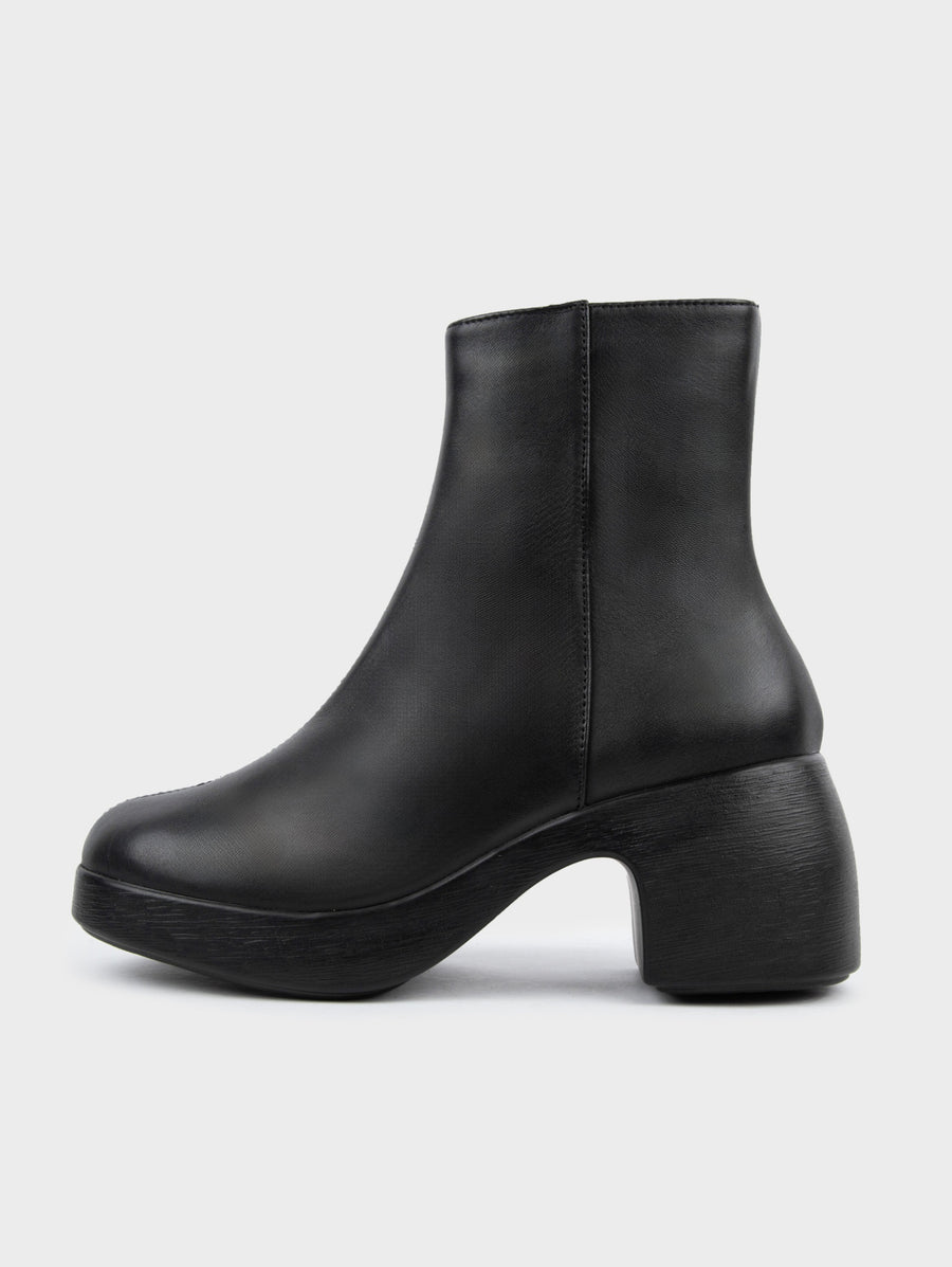 Boots Lửng Cao Gót KUMOO DARA Lugsole Đen