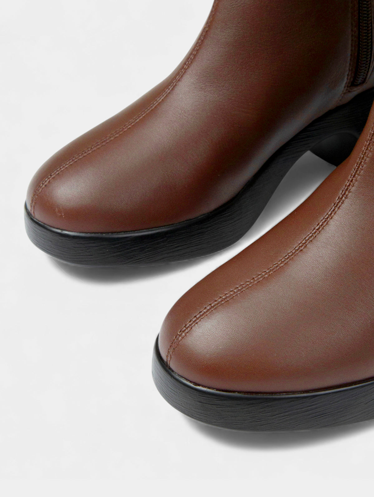 Boots Lửng Cao Gót KUMOO DARA Lugsole Nâu