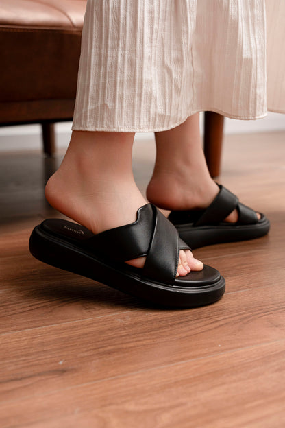 Sandals Kumoo Cross strap Đen