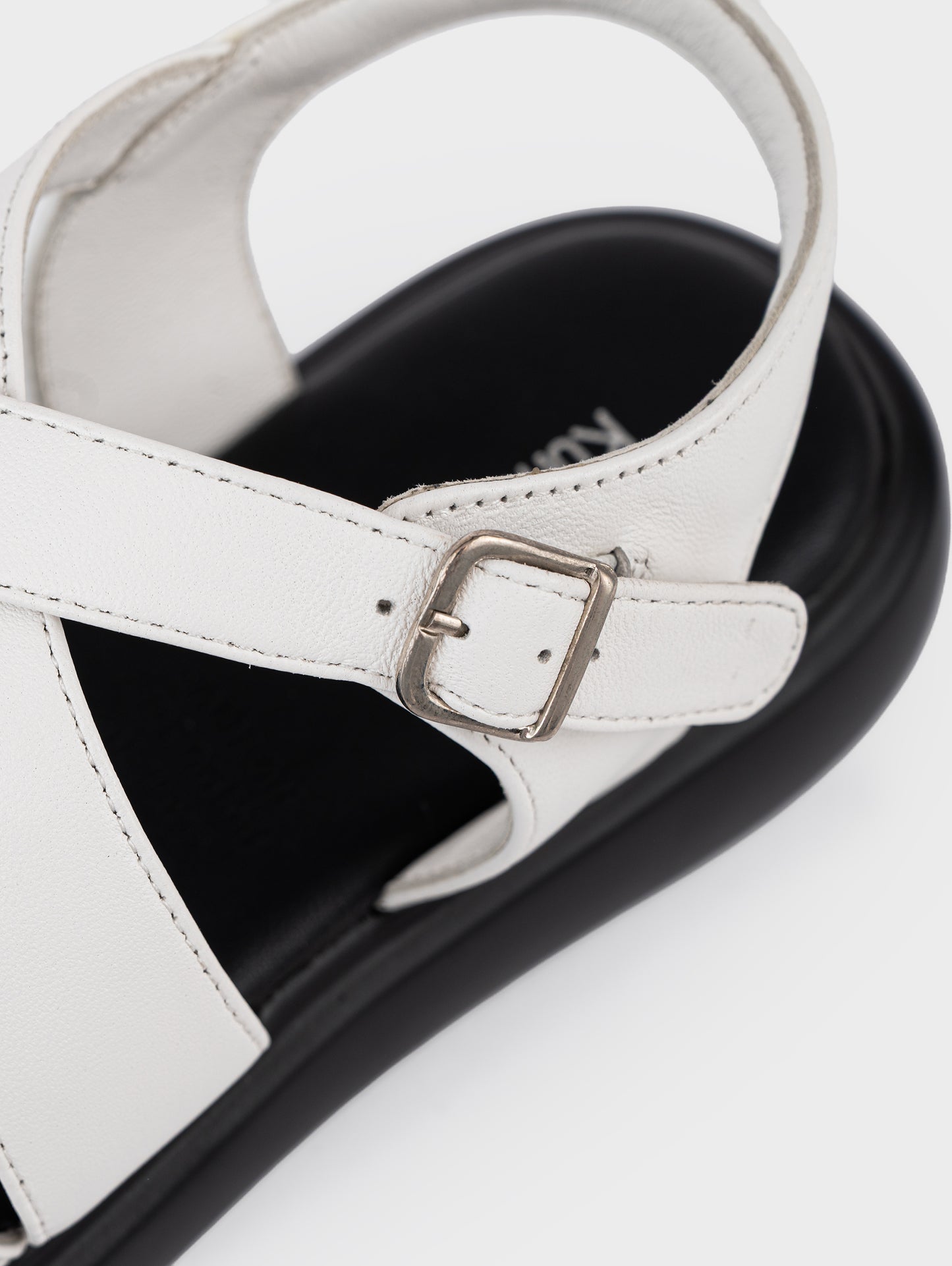 Sandals Kumoo Steven Trắng