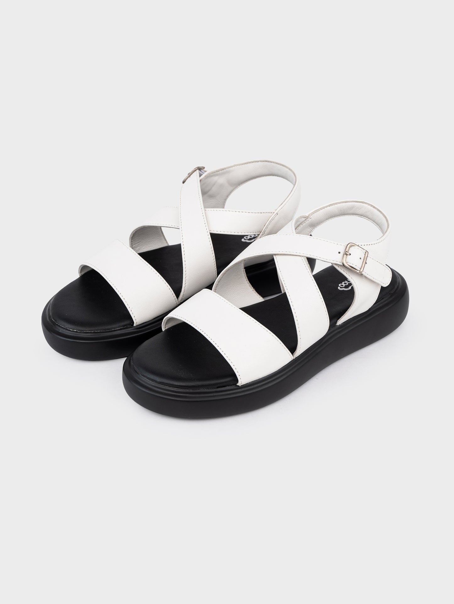 Sandals Kumoo Steven Trắng